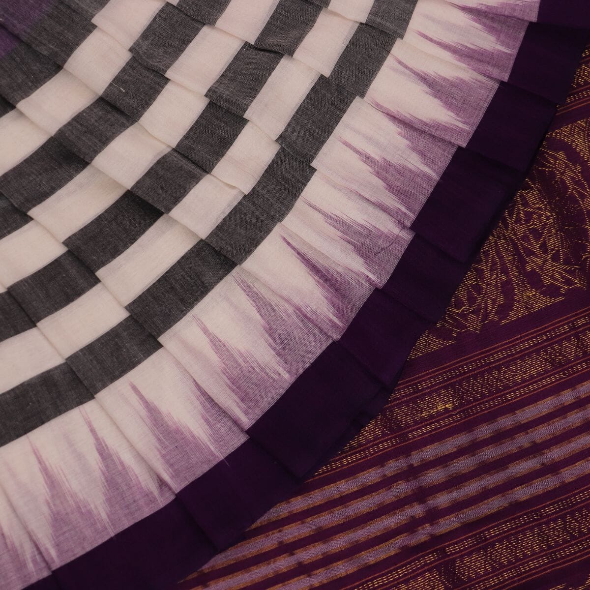 Handloom Sambalpuri Cotton Ikkat Saree Handloom Saree_Sambalpuri Cotton Priyadarshini Handloom 