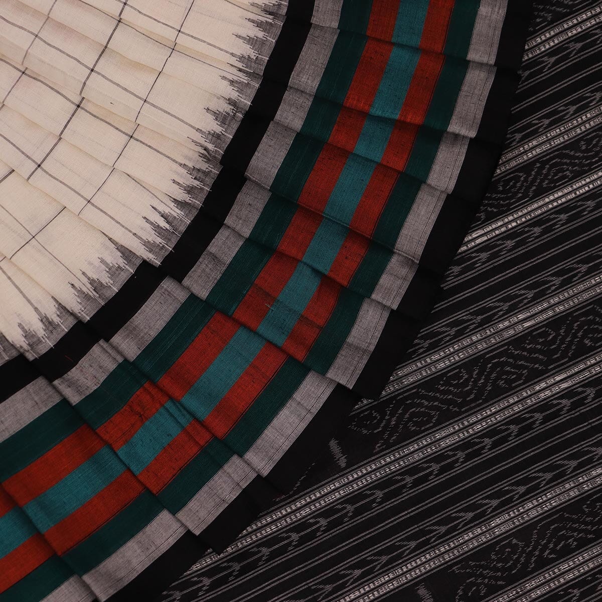 Handloom Sambalpuri Cotton Ikkat Saree Handloom Saree_Sambalpuri Cotton Priyadarshini Handloom 