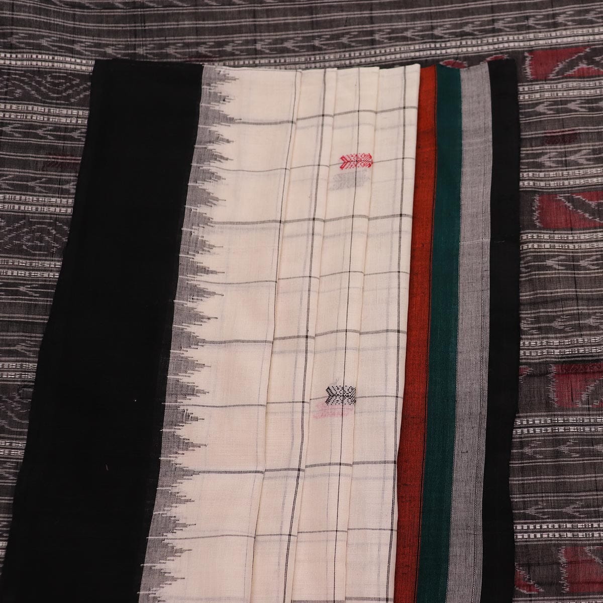 Handloom Sambalpuri Cotton Ikkat Saree Handloom Saree_Sambalpuri Cotton Priyadarshini Handloom 