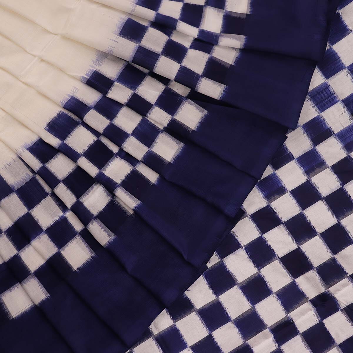 Handloom Sambalpuri Ikkat Silk Saree Handloom Saree_Sambalpuri Silk Priyadarshini Handloom 