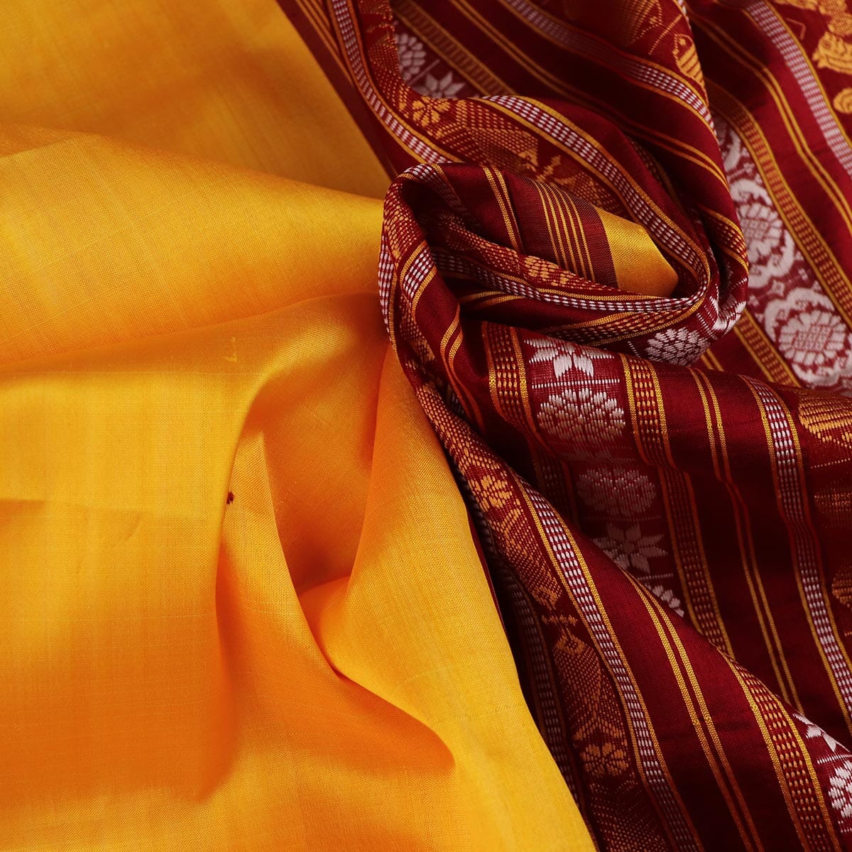 Handloom Sambalpuri Ikkat Silk Saree Handloom Saree_Sambalpuri Silk Priyadarshini Handloom 