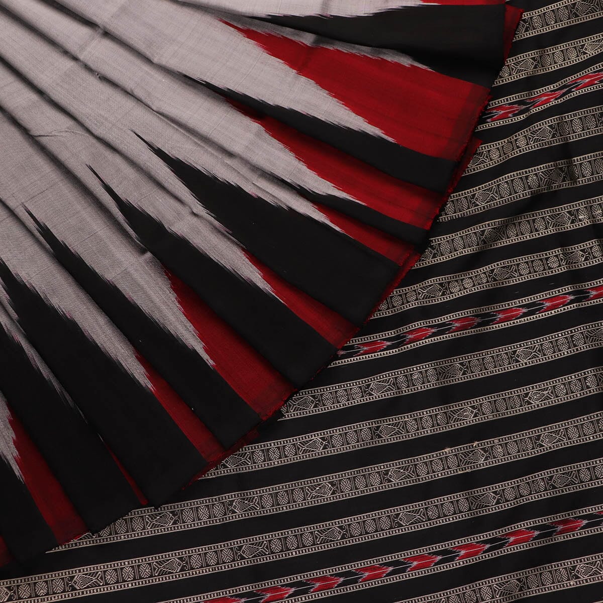 Handloom Sambalpuri Ikkat Silk Saree Handloom Saree_Sambalpuri Silk Priyadarshini Handloom 