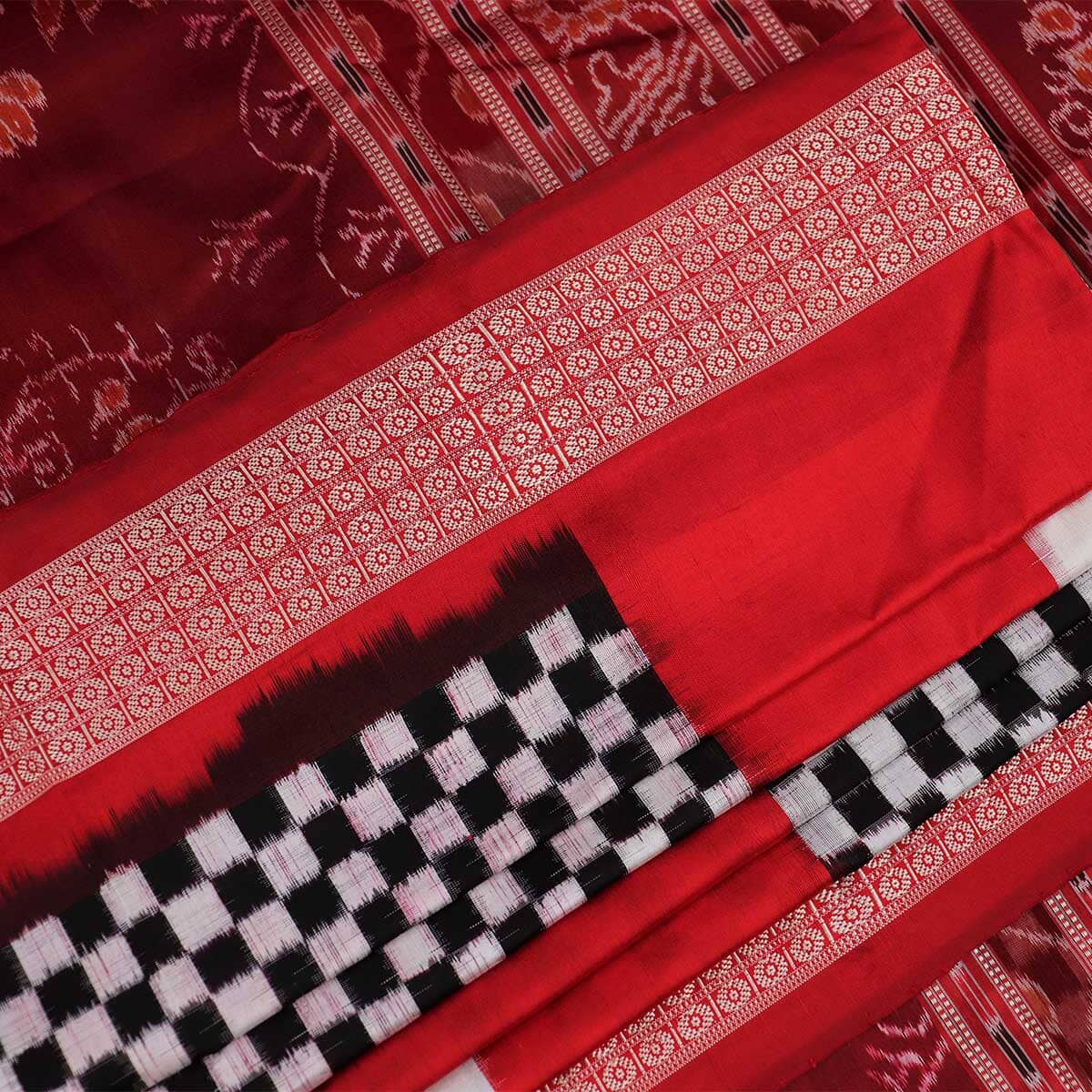 Handloom Sambalpuri Ikkat Silk Saree Handloom Saree_Sambalpuri Silk Priyadarshini Handloom 