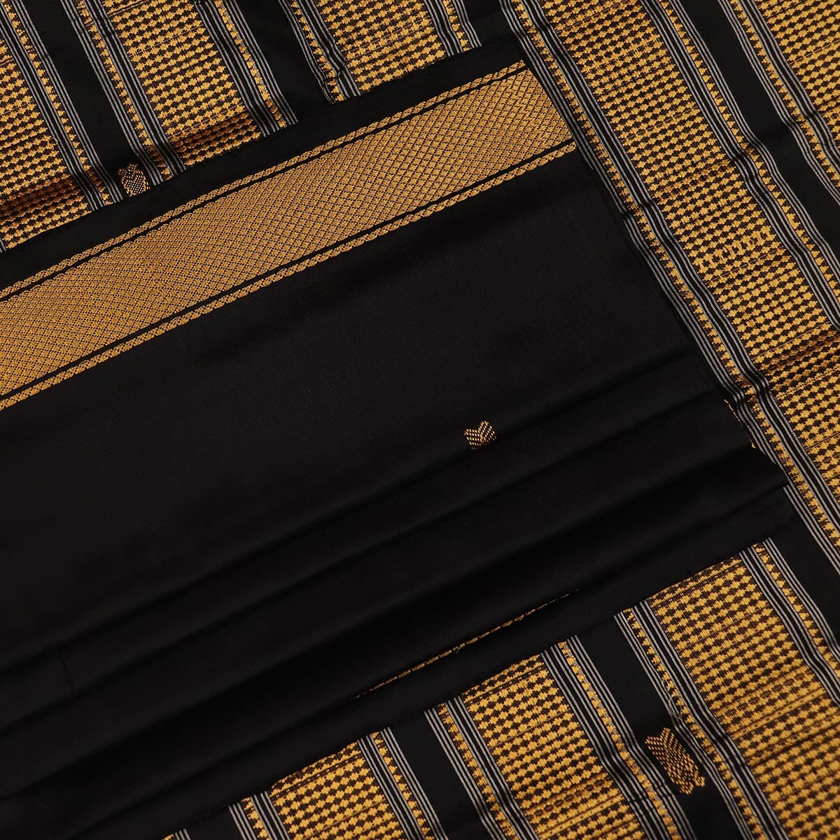 Handloom Sambalpuri Ikkat Silk Saree Handloom Saree_Sambalpuri Silk Priyadarshini Handloom 