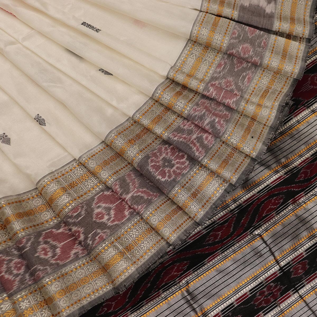 Handloom Sambalpuri Ikkat Silk Saree Handloom Saree_Sambalpuri Silk Priyadarshini Handloom 