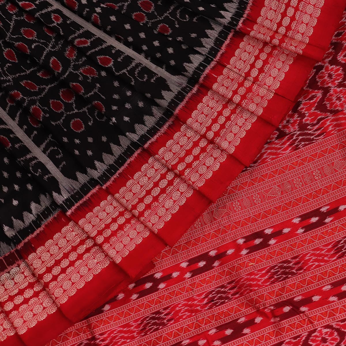Handloom Sambalpuri Ikkat Silk Saree Handloom Saree_Sambalpuri Silk Priyadarshini Handloom 