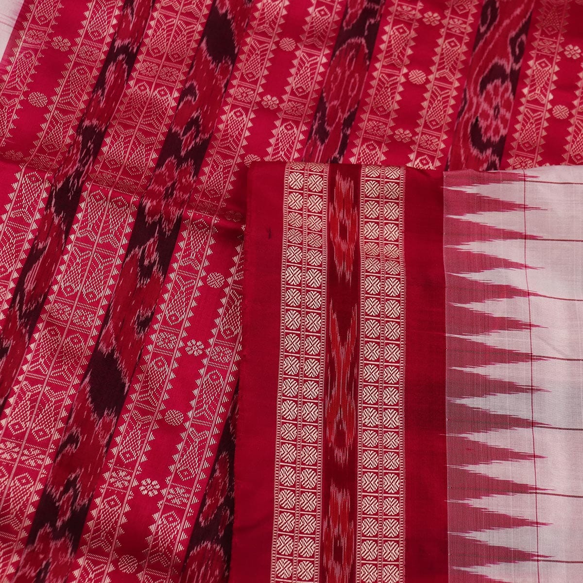 Handloom Sambalpuri Ikkat Silk Saree Handloom Saree_Sambalpuri Silk Priyadarshini Handloom 