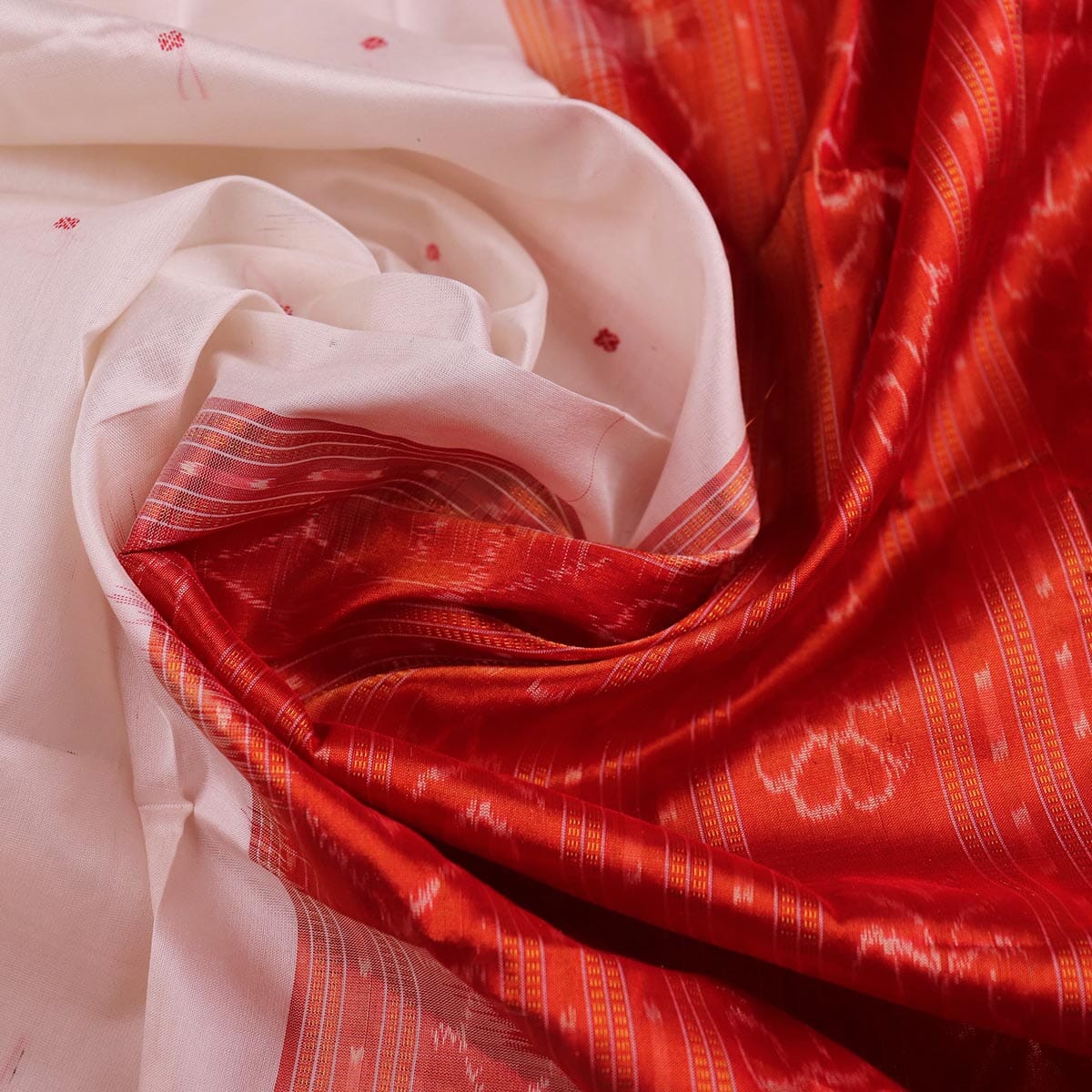 Shining semi silk tissue saree – www.vannamayil.com