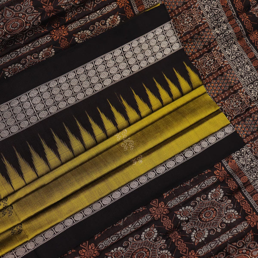 Bomkai weave detail
